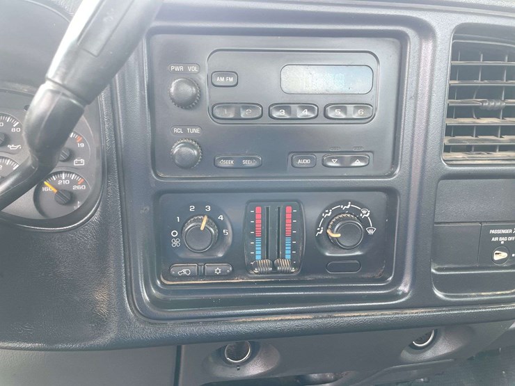 2006-chevrolet-silverado-2500-image-13