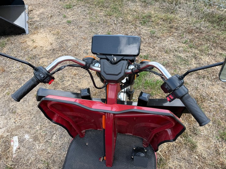 #584-•-electric-tricycle-with-dump-bed-image-4