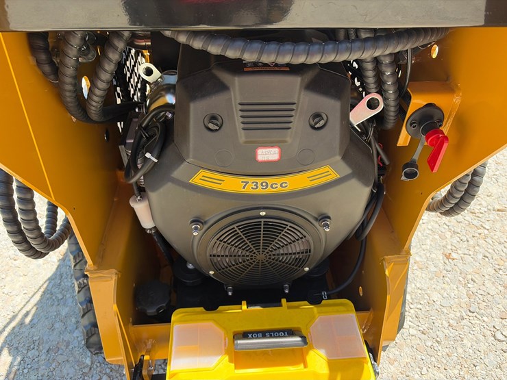 #229-•-unused-2026-agt-mx-crt23-mini-skid-steer-loader-image-7