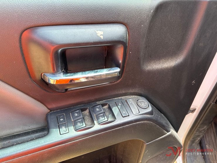 2015-gmc-3500hd-image-22