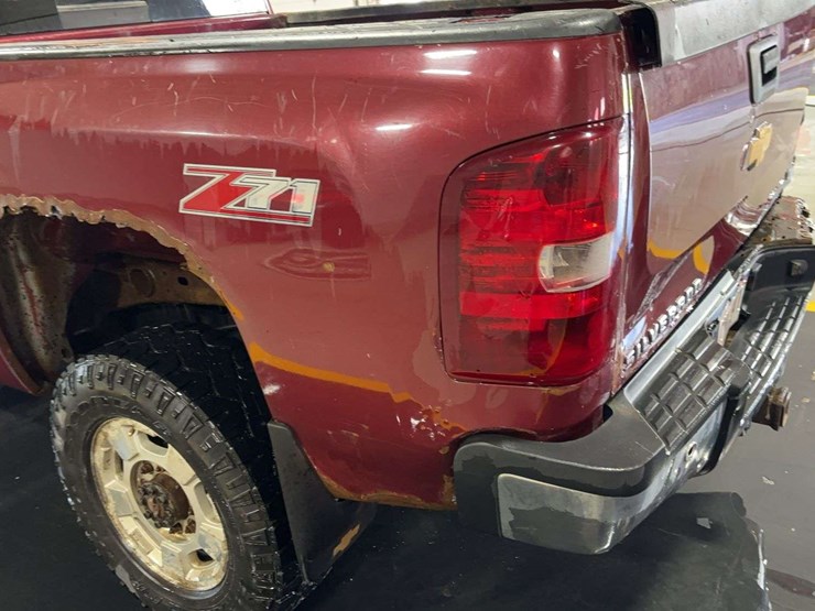 2014-chevrolet-silverado-2500hd-image-27
