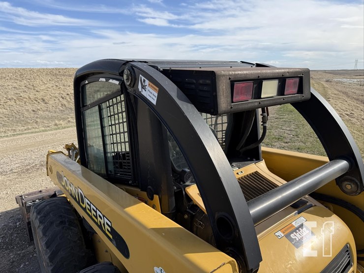 deere-250-image-7