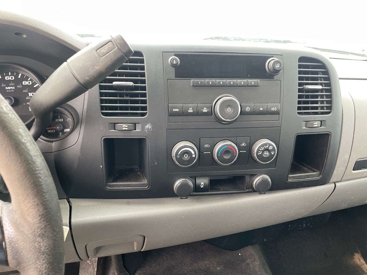 2013-chevrolet-silverado-1500-image-13