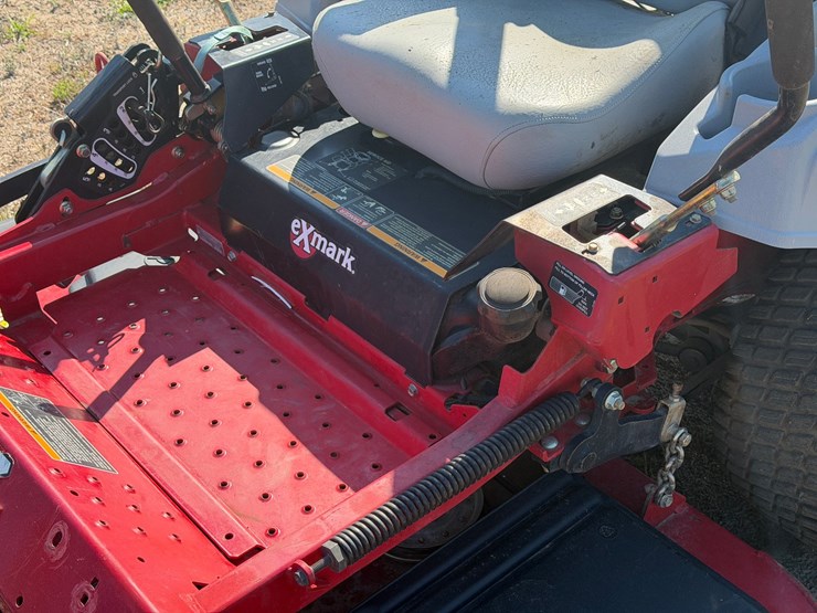 #570-•-xmark-lazer-z-zero-turn-riding-mower-with-60”-deck-and-kohler-25-engine-image-13