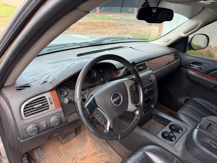 #520-•-2008-gmc-pickup-4wd-image-11