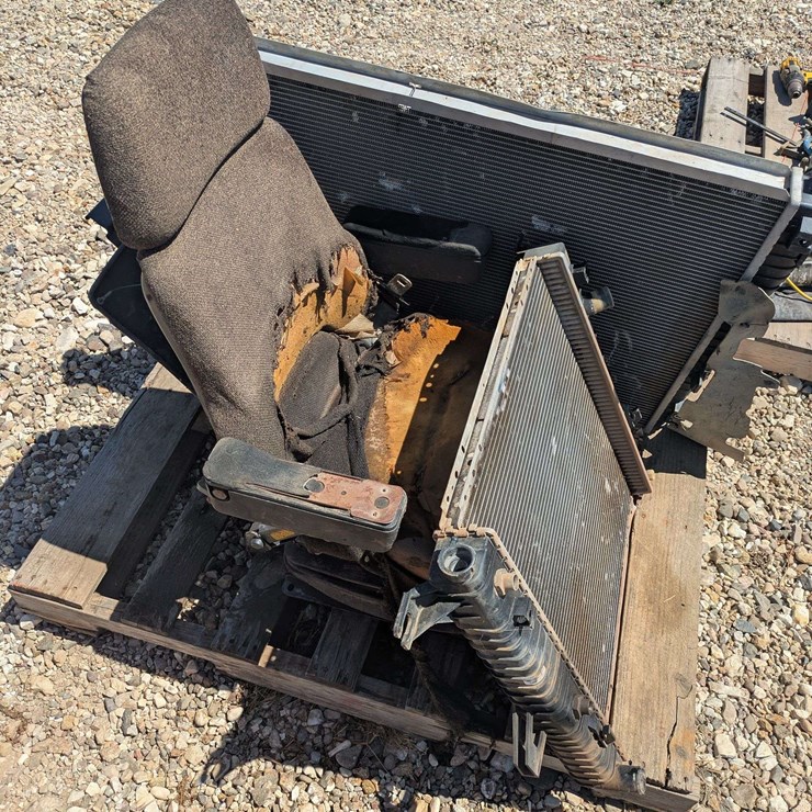 1997 CAT Suspension Seat & 2 Radiators