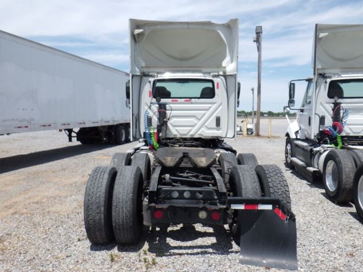2015-international-prostar-image-10