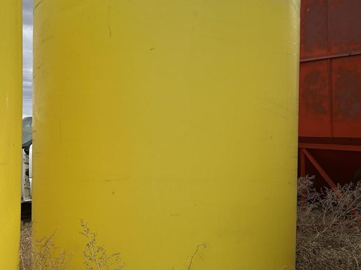 3,000-gallon-yellow-tanks-image-5