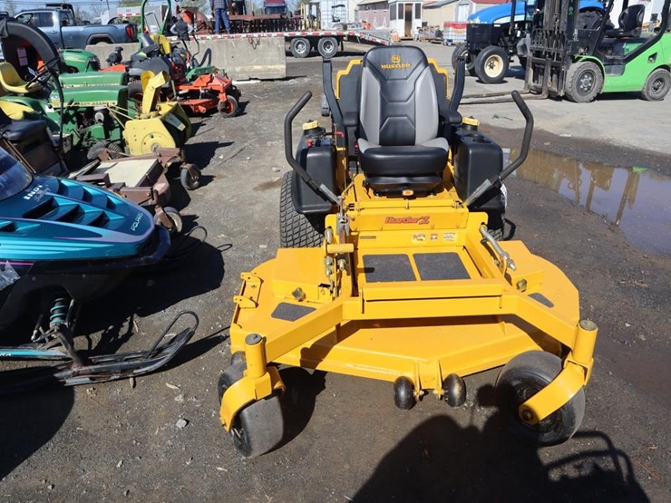 hustler-zt-zero-turn-mower-image-3
