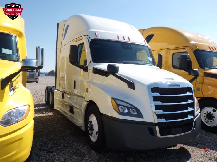 2022-freightliner-cascadia-126-image-3