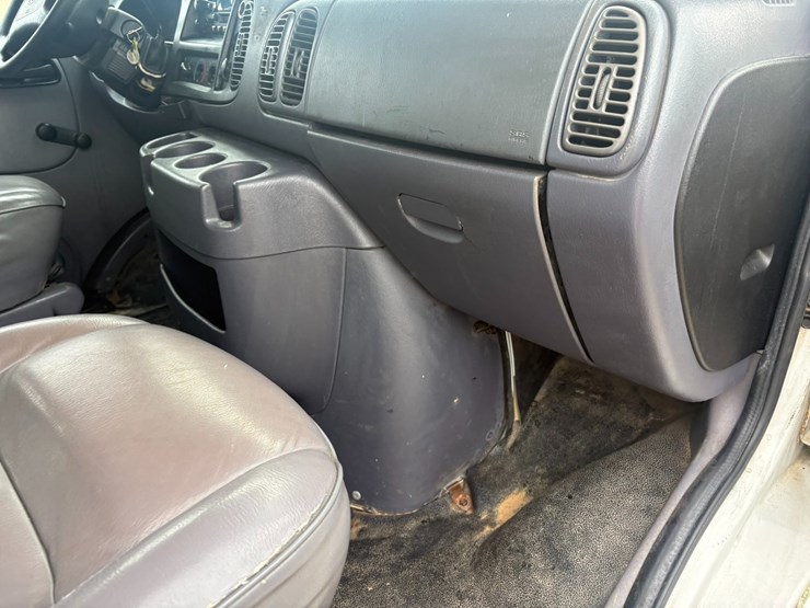 2000-dodge-ram-van-image-41