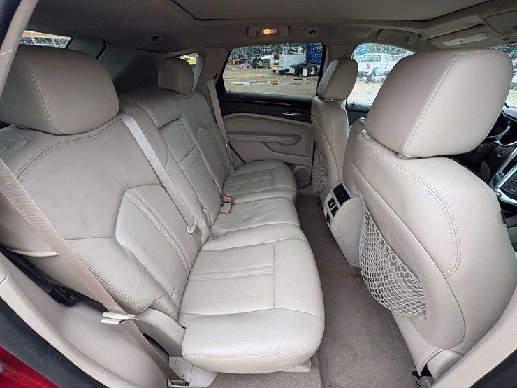 2010-cadillac-srx-image-30
