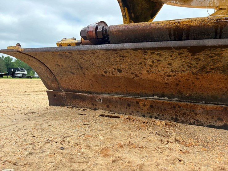 caterpillar-120-image-54