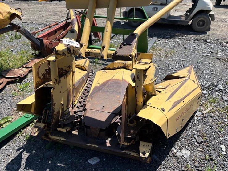 new-holland-824-image-5