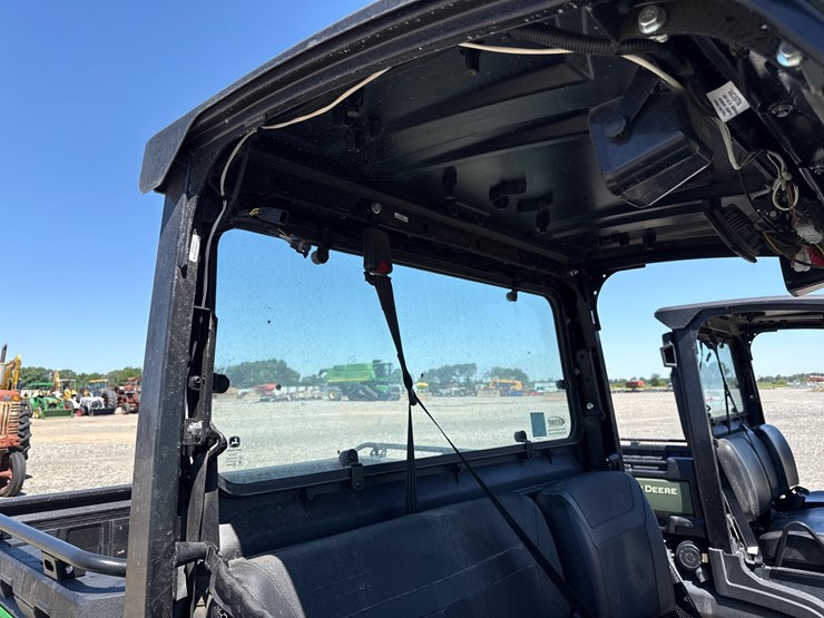 2025-john-deere-gator-image-20