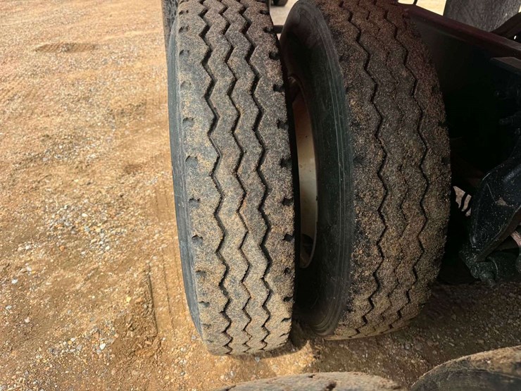 2001-mack-ch613-image-27