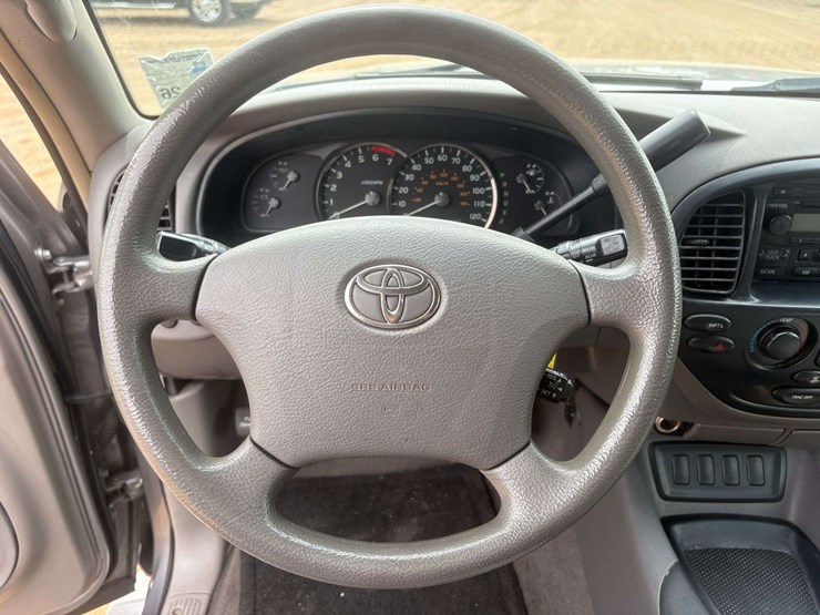2006-toyota-sequoia-image-15