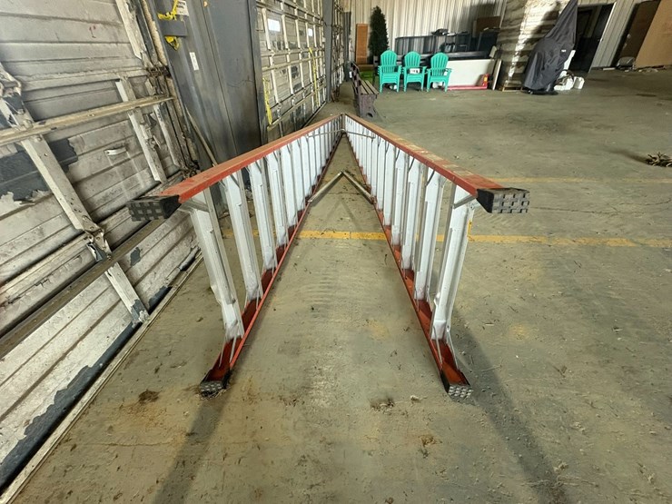 #42115-•-louisville-15'-step-ladder-image-2