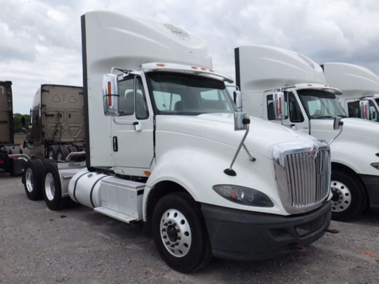2017-international-prostar-image-4