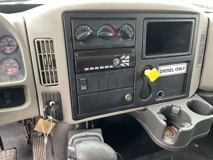 2015-international-durastar-4300-image-13