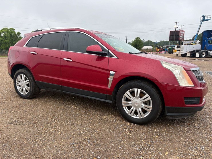 2010-cadillac-srx-image-4