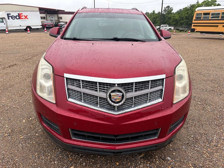 2010-cadillac-srx-image-5