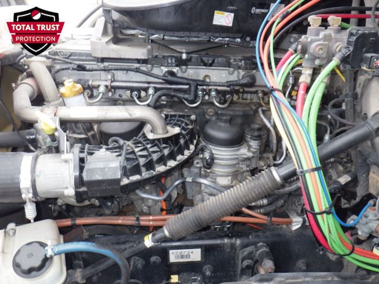 2019-freightliner-cascadia-126-image-18