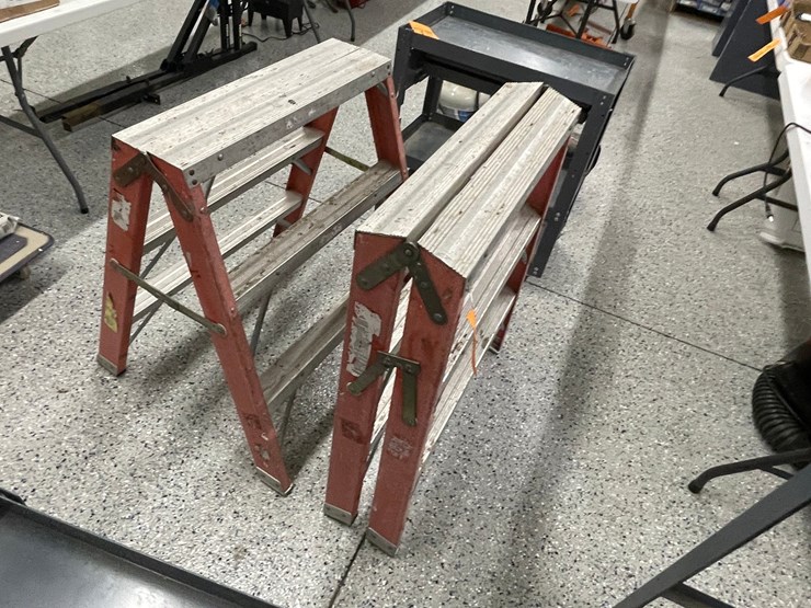 #8602-•-(2)-werner-step-ladders-image-2