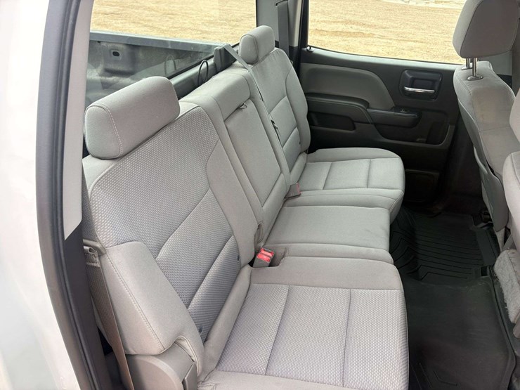 2015-chevrolet-1500-image-26