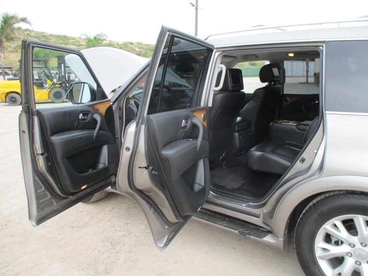 2012-infiniti-qx56-image-16