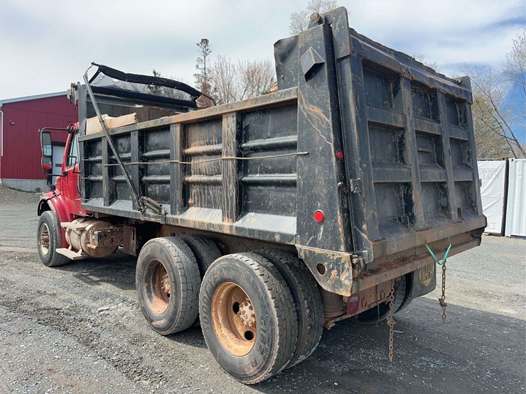 2006-freightliner-m2-106-image-7