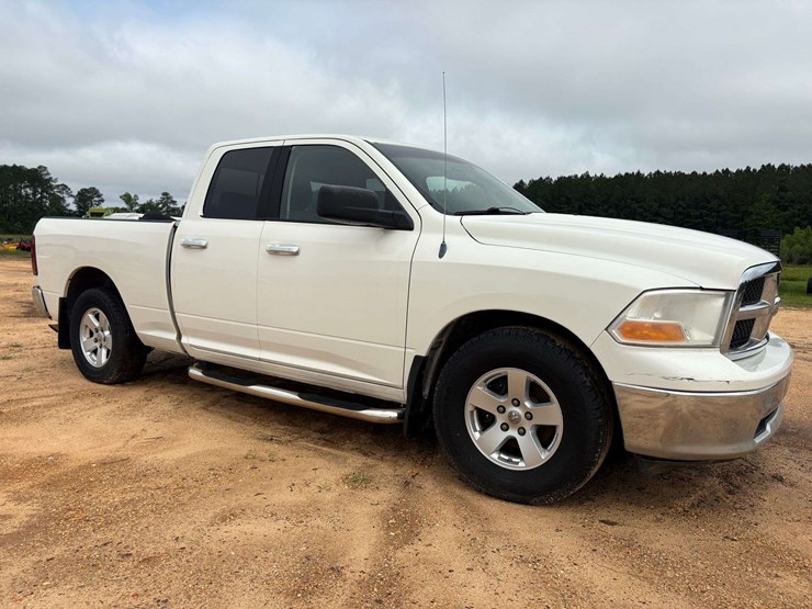 2009-dodge-ram-1500-image-3
