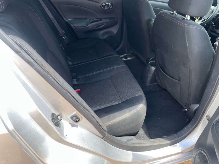 2017-nissan-versa-sv-4-door-sedan-(191,051-miles)-image-16