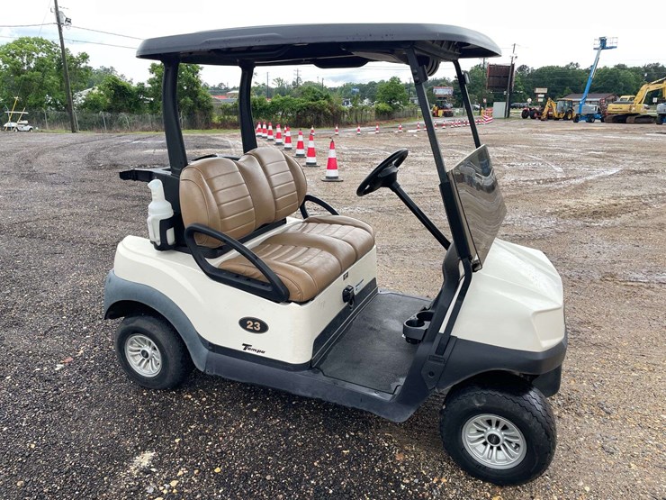 2022-club-car-tempo-2-passenger-48-volt-golf-cart-with-charger-image-4