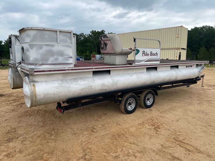 2003-palm-beach-24’-pontoon-boat-with-tandem-axle-trailer-image-3