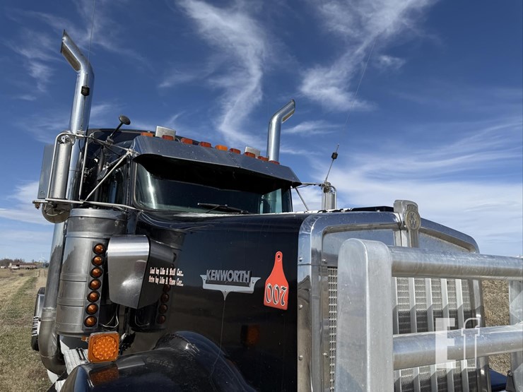 2001-kenworth-w900-image-26