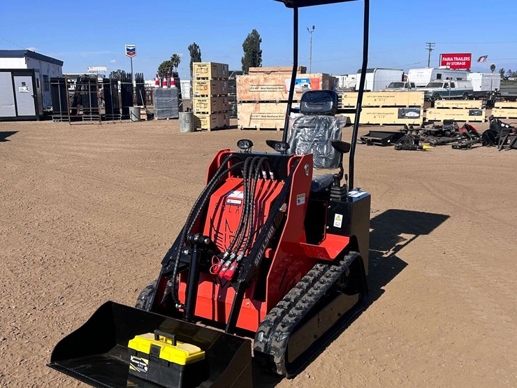 sdll580-ride-on-skid-steer-(new/unused)-image-1