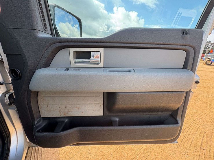 2011-ford-f150-image-17