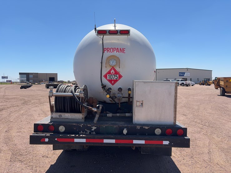 2003-peterbilt-330-image-6