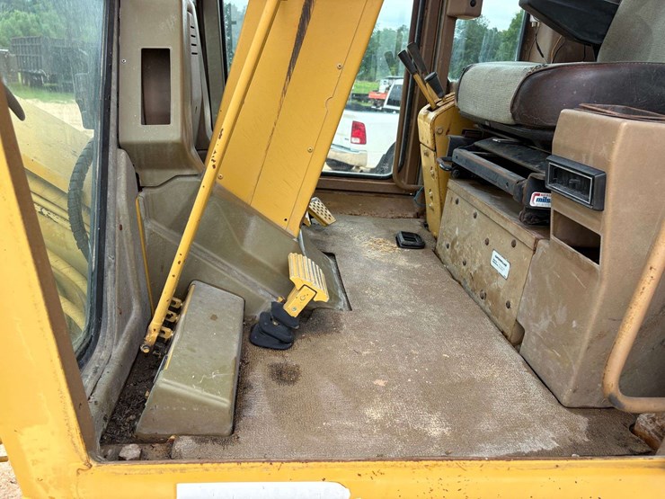 caterpillar-120-image-71