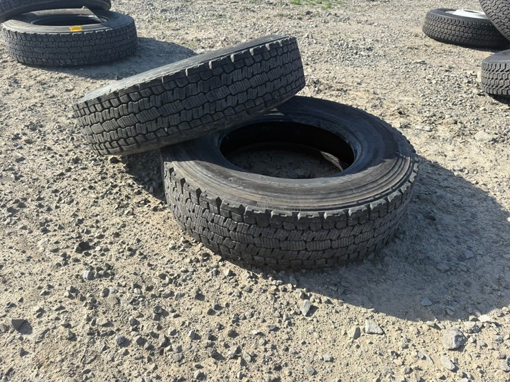 #40620-•-lot-of-(2)-295/75r22.5-tires-inv#-40620-image-5