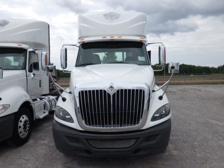 2017-international-prostar-image-3