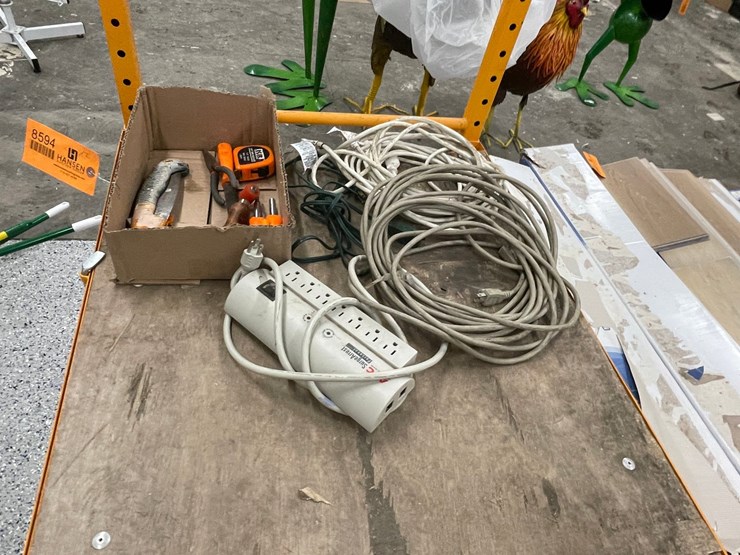 #8594-•-extension-cords-image-1