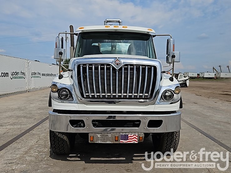 2011-international-7400-image-11