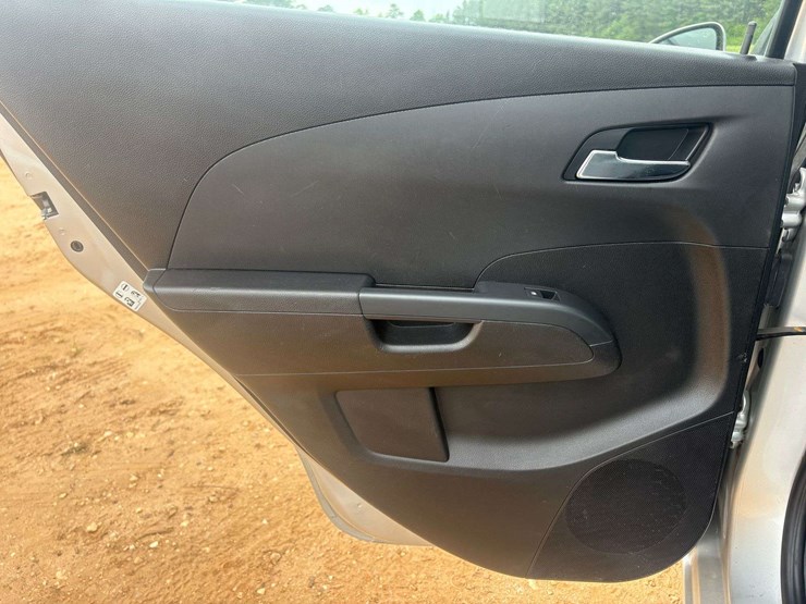 2015-chevrolet-sonic-lt-4-door-suv-(93,212-miles)-image-20