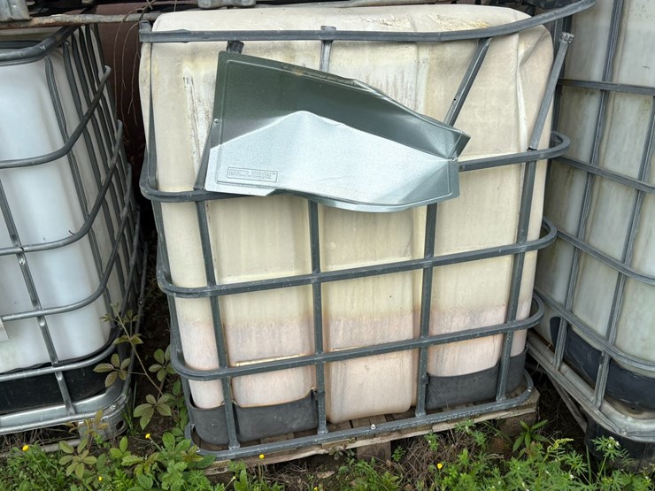 #23983-•-lot-of-(13)-poly-tanks-w/-cage-image-11