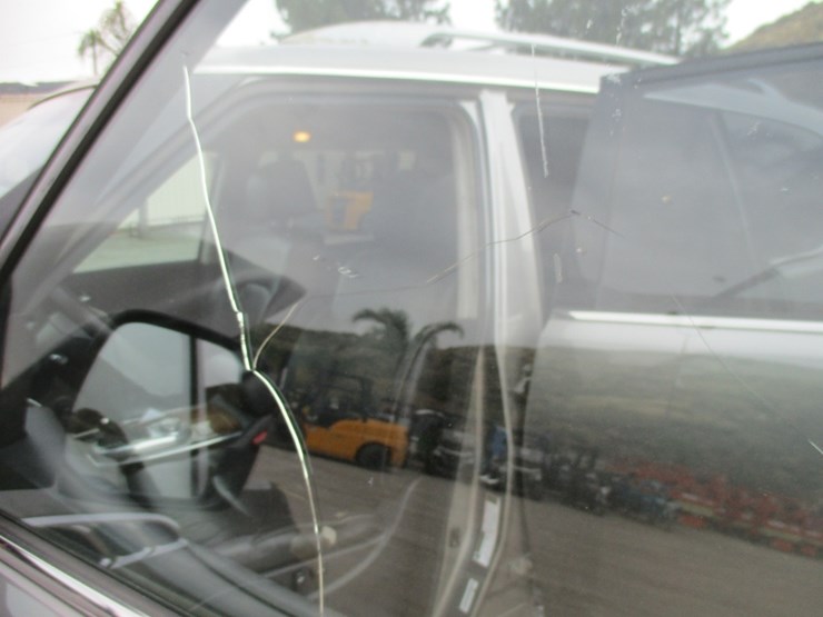 2012-infiniti-qx56-image-15