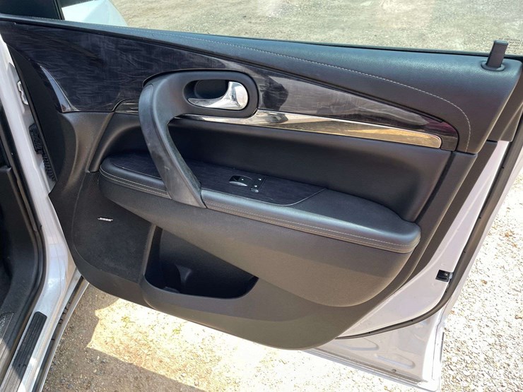 2017-buick-enclave-image-17