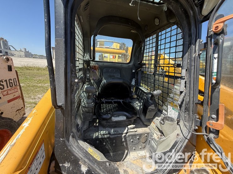 2015-bobcat-t770-image-7
