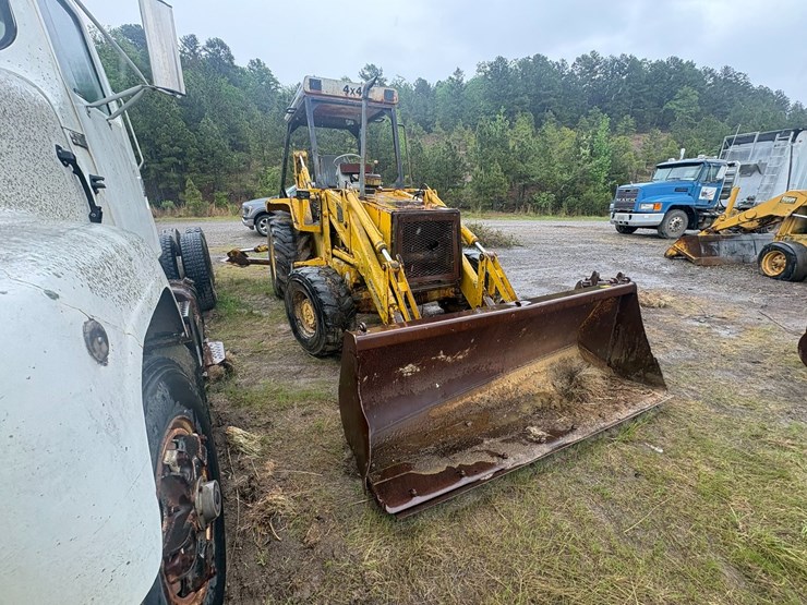 #23986-•-inop-jcb-4x4-backhoe-loader-image-2